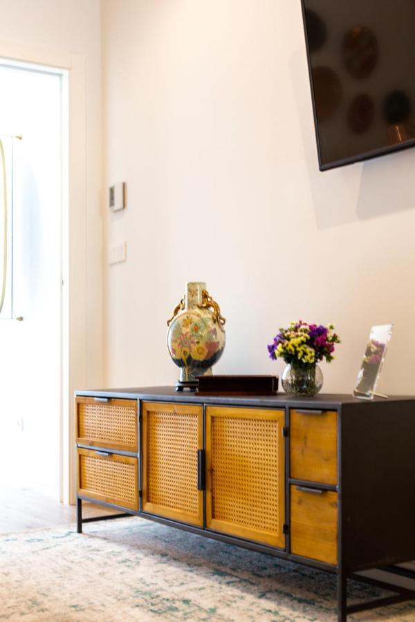 Stupendo- Two Rooms, Patio With Refreshing Pond-Center-Air Conditioning-Free Park Lisboa Eksteriør billede