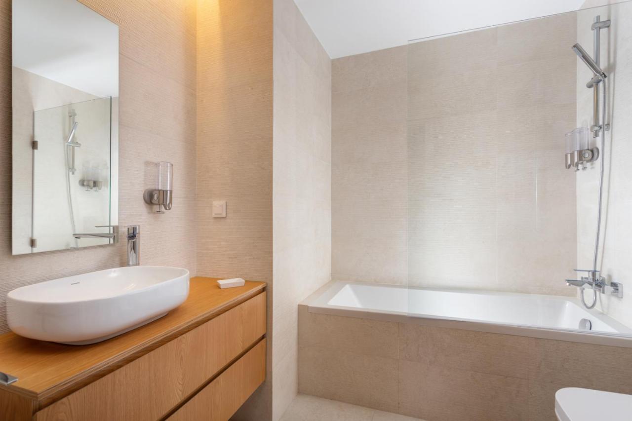 Stupendo- Two Rooms, Patio With Refreshing Pond-Center-Air Conditioning-Free Park Lisboa Eksteriør billede