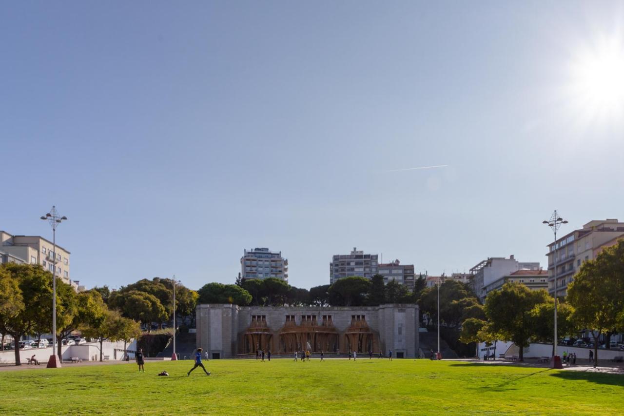 Stupendo- Two Rooms, Patio With Refreshing Pond-Center-Air Conditioning-Free Park Lisboa Eksteriør billede
