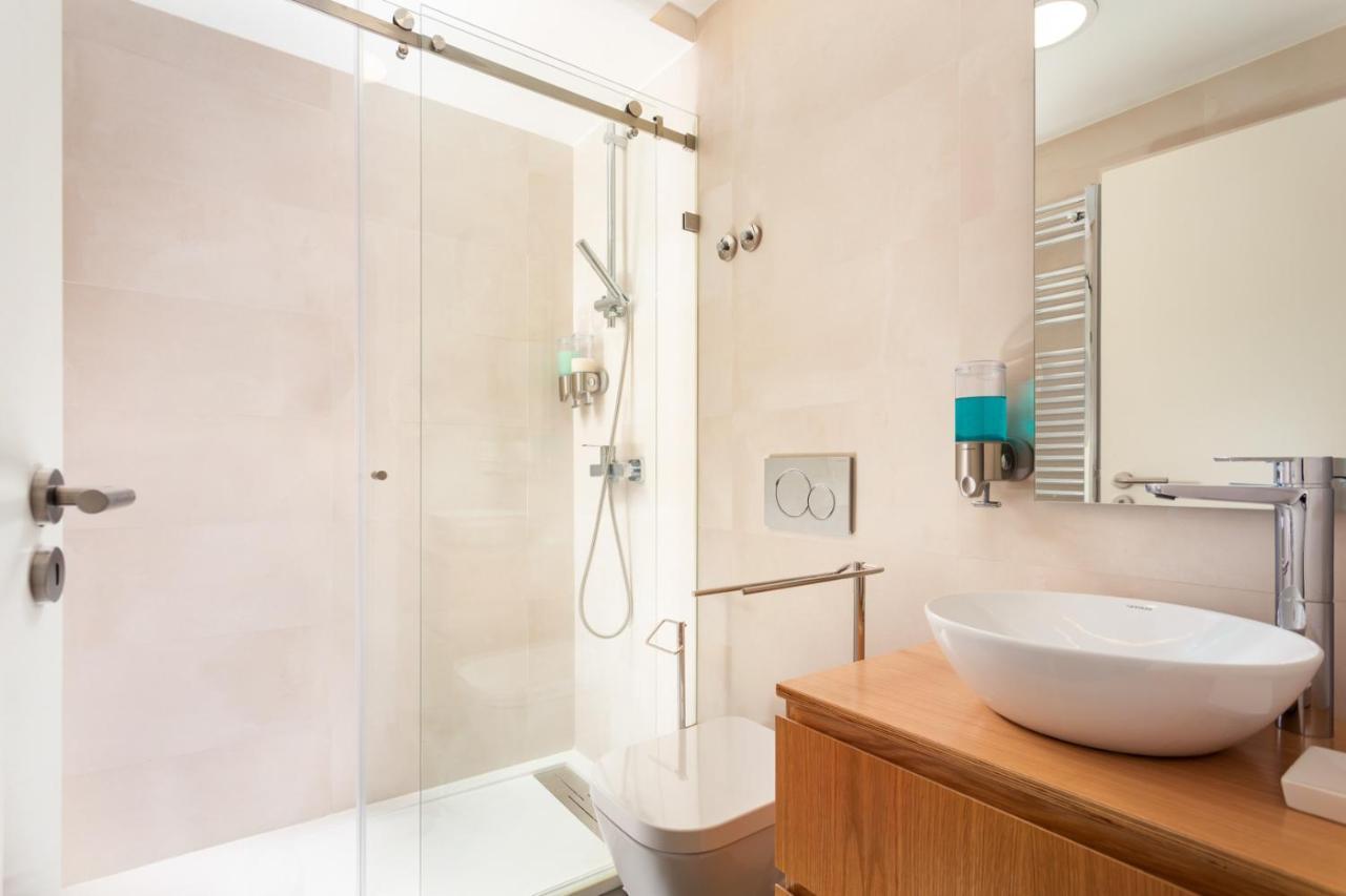 Stupendo- Two Rooms, Patio With Refreshing Pond-Center-Air Conditioning-Free Park Lisboa Eksteriør billede